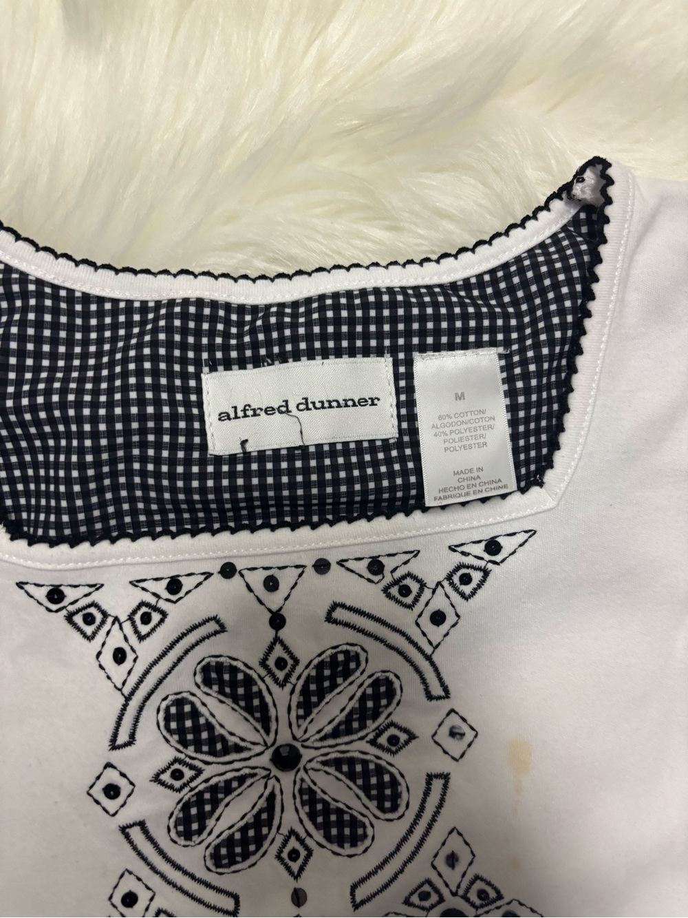 Alfred Dunner White Top with Navy Gingham Trim and Embroidered Medallion - Picture 2 of 4